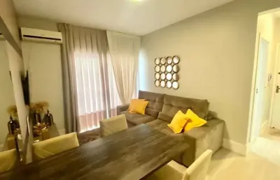Locação anual com 02 dormitórios mobiliado localizado no centro de balneário camboriú - sc