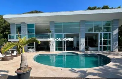 Costa azul - casa alto padrão mobiliada e decorada  á venda com 6 suítes e 8 vagas  na interpraias em balneário camboriú.