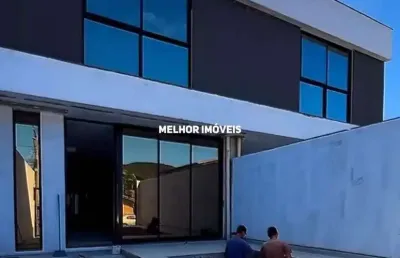 Sobrado triplex á venda localizado no bairro da barra - balneário camoriú-sc