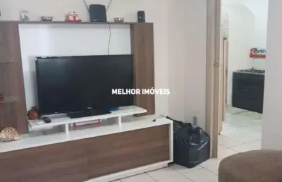 Casa à venda com 05 dormitórios sendo 01 suíte, com churrasqueira a carvão, com ampla varanda, localizada no centro em balneário camboriú.