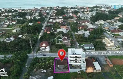 Casa em localização comercial, na avenida joão horácio vieira, no centro- itapoá