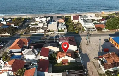 Casa com ático e sobrado em itapoá/sc. terreno de 720 m².