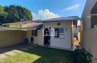 Casa com piscina, mobiliada  apenas 650 metros da praia