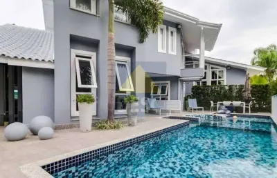 Casa no condomínio vila rica à venda em balneário camboriú