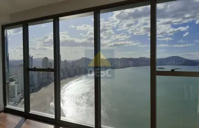 Apartamento de alto padrão à venda no edifício pharos