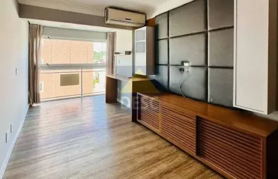 Apartamento à venda semi mobiliado no ed. portal dos municípios em balneário camboriú