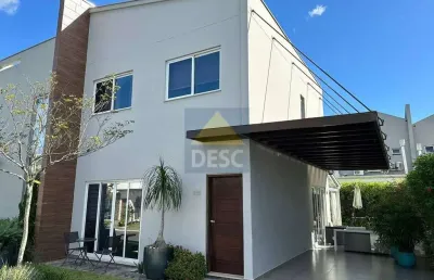 Casa à venda no condomínio village dos ipês em balneário camboriú