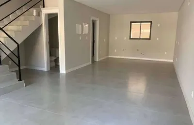 Sobrado triplex à venda na rua 2070 em balneário camboriú