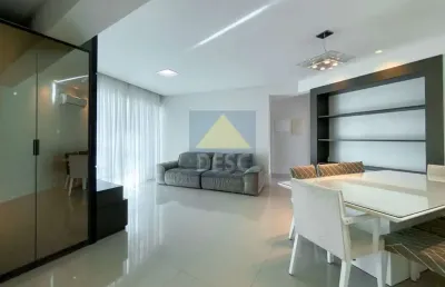 Apartamento quadra mar com 3 suítes para locação no ed. grand royale em balneário camboriú