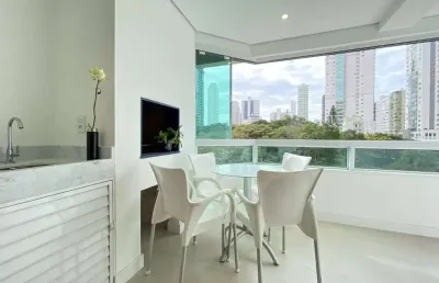 Apartamento semi mobiliado com dois dormitórios à venda no ed. cidade do cairo em balneário camboriú