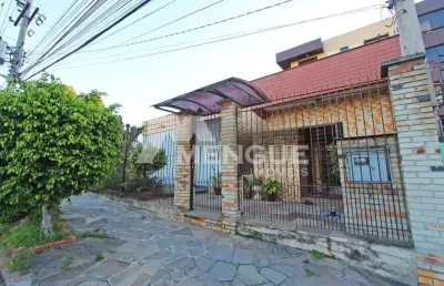 Casa com 5 quartos à venda na rua umbú, 566, passo da areia, porto alegre por r$ 1.500.000