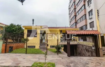 Casa com 3 quartos à venda na rua congo, 320, vila ipiranga, porto alegre por r$ 900.000