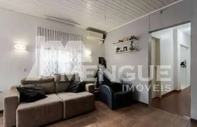 Casa com 6 quartos à venda na rua antônio joaquim mesquita, 60, passo da areia, porto alegre por r$ 1.070.000