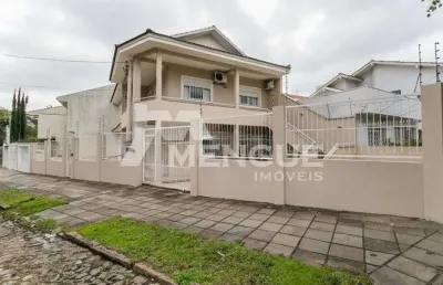 Casa com 2 quartos à venda na praça alfred sehbe, 122, vila ipiranga, porto alegre por r$ 690.000