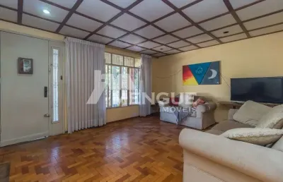 Casa com 3 quartos à venda na rua cipó, 1015, passo da areia, porto alegre por r$ 798.000