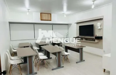 Sala comercial com 1 sala para alugar na rua itapeva, 90, passo da areia, porto alegre por r$ 900