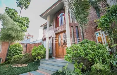 Casa com 3 quartos à venda na rua maestro salvador campanella, 395, jardim planalto, porto alegre por r$ 1.632.000