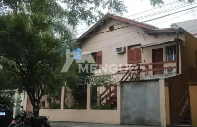 Casa com 11 quartos à venda na rua guararapes, 492, petrópolis, porto alegre por r$ 1.500.000