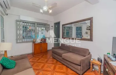 Casa com 3 quartos à venda na rua lopes teixeira, 199, jardim itu sabará, porto alegre por r$ 600.000