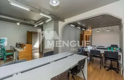 Casa comercial com 3 salas para alugar na rua oito de julho, 156, jardim botânico, porto alegre por r$ 4.499