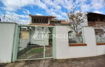 Casa com 4 quartos para alugar na avenida professor paula soares, 1530, jardim itu sabará, porto alegre por r$ 6.000