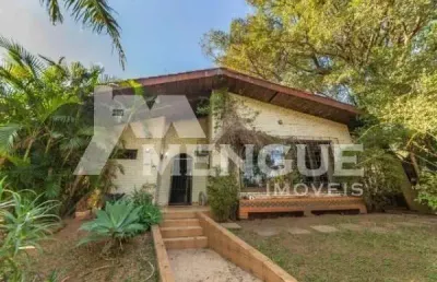 Casa com 3 quartos à venda na avenida assis chateaubriand, 17, são sebastião, porto alegre por r$ 840.000