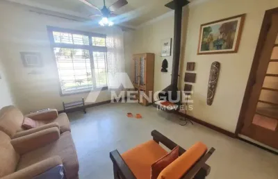Casa com 4 quartos à venda na travessa trindade, 130, jardim lindóia, porto alegre por r$ 1.800.000