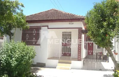 Casa com 1 quarto à venda na avenida ipê, 280, vila jardim, porto alegre por r$ 586.000