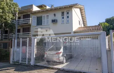 Casa com 3 quartos à venda na rua fernando abbott, 73, cristo redentor, porto alegre por r$ 947.000