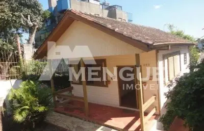 Casa com 3 quartos à venda na rua doutor rodrigues alves, 263, chácara das pedras, porto alegre por r$ 550.000