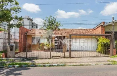 Casa com 3 quartos à venda na avenida montreal, 179, jardim lindóia, porto alegre por r$ 980.000