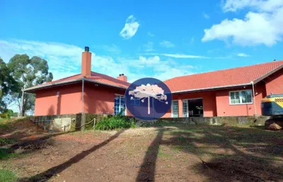 Casa com aproximadamente 500m² no centro de contenda