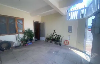 Sobrado 03 dormitórios a 200 da praia na guilhermina - praia grande - são paulo