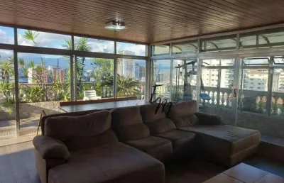 Otima oportunidade de uma cobertura duplex em santos no canal 3 à 6 quadras da praia, oportunidade pela metade do valor comercializado na região.