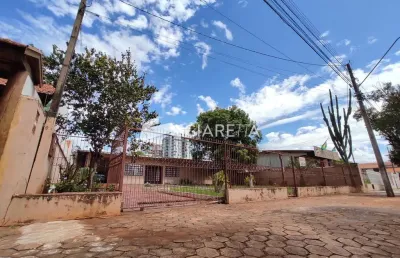Casa à venda próximo à educação infantil funet, centro, toledo - pr