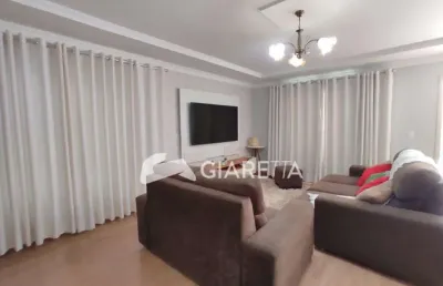 Sobrado com excelente localização à venda, centro, toledo - pr