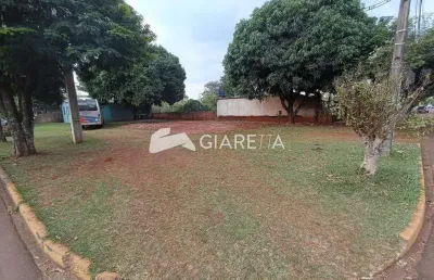 Terreno com ótimas dimensões à venda no jardim panorama em toledo-pr