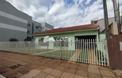 Casa ampla à venda, em excelente localização na vila industrial, toledo - pr