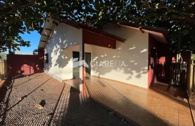 Casa ampla para locação em ótima localização, jardim coopagro, toledo - pr
