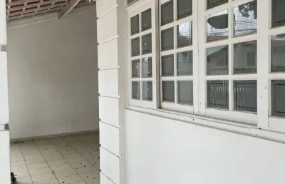 Casa térrea a venda em ótima localização no jd. das indústrias sjc.