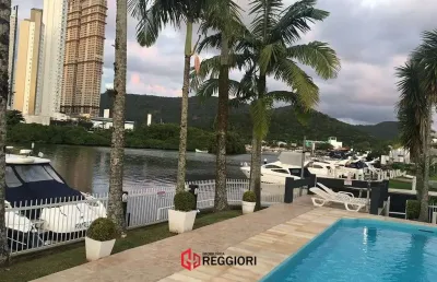 Casa em condomínio fechado com 4 quartos à venda na Barra Sul, Balneário Camboriú 