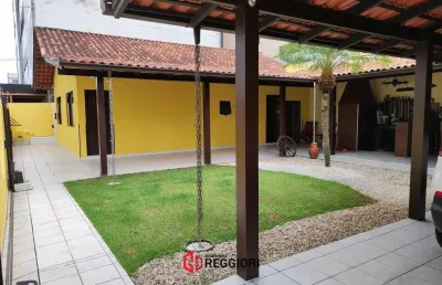 Casa com 2 quartos à venda no Centro, Balneário Camboriú 