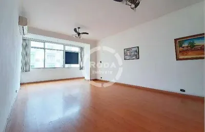 More grande - apartamento com 203m2 a poucos passos da praia do josé menino.