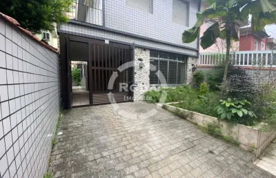 Casa ampla à venda, 3 dormitórios próxima ao coração do gonzaga