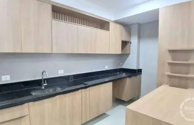 Apartamento com 2 dormitórios, varanda gourmet, prédio com lazer e uma quadra da praia, josé menino, santos-sp.