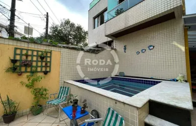 Casa sobreposta duplex com piscina no bairro do embaré