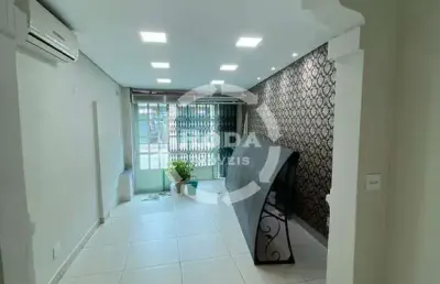 Casa com 3 quartos para alugar na Rua Goiás, --, Gonzaga, Santos