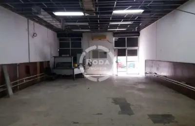 Ponto comercial em sobrado geminado no centro de santos.