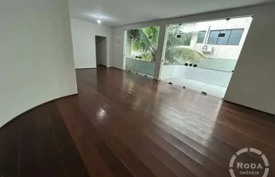 Casa sobreposta alta com terraço gourmet no embaré 3 quartos 1 suite com 212m² e 3 vagas