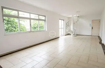 'amplo apartamento duplex com 208m² no embaré em santos/sp a 1 quadra da praia e próximo à igreja do embaré'